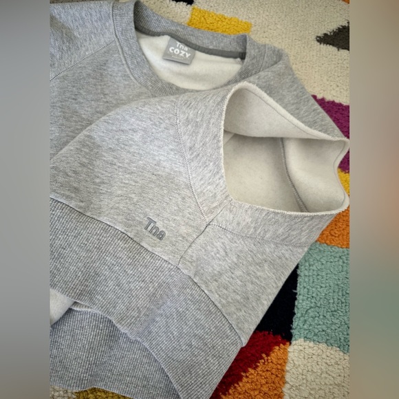 NWOT Aritzia TNA Cozy Fleece Perfect Cropped size L - Picture 3 of 5